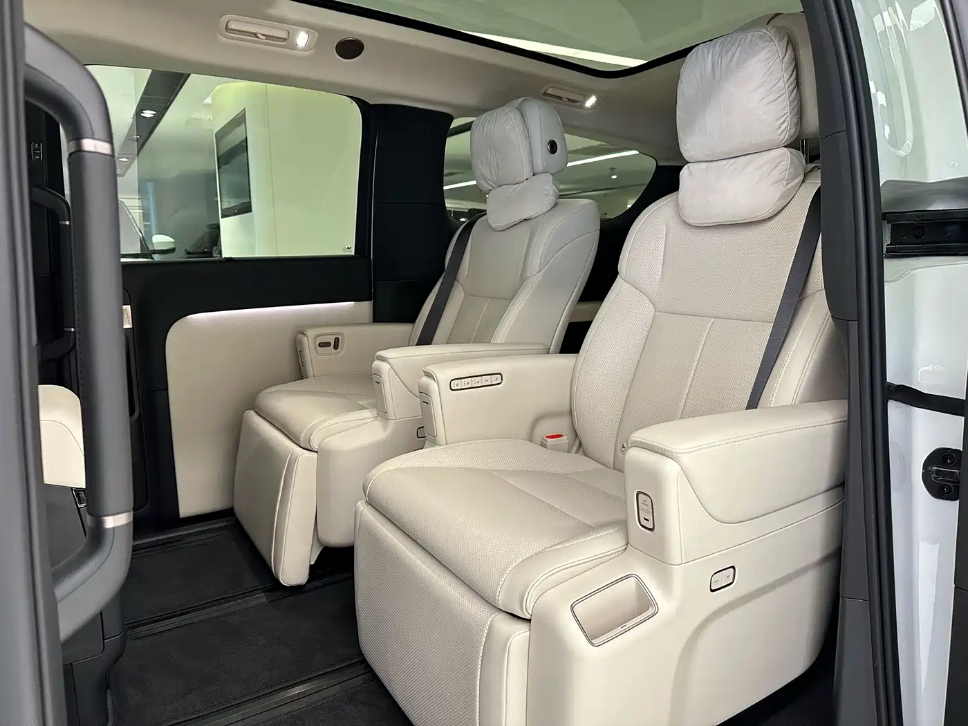 Li Auto MEGA 2025 2025 Model Home Family Special Edition