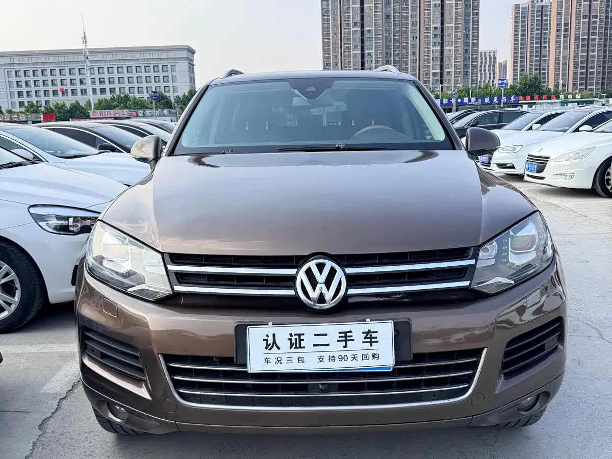 Фото 2 - Volkswagen Touareg