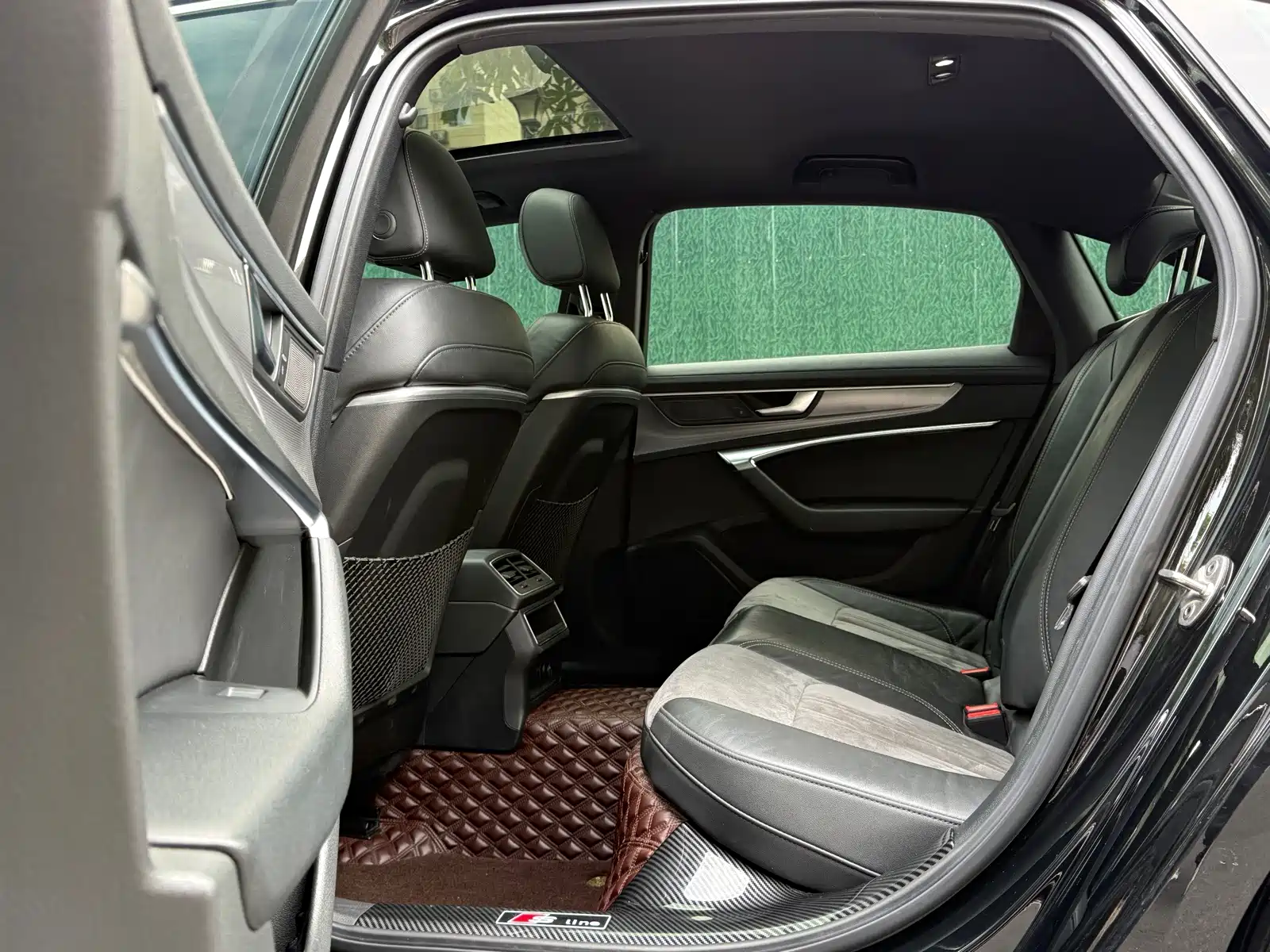 Фото 9 - Audi A6L
