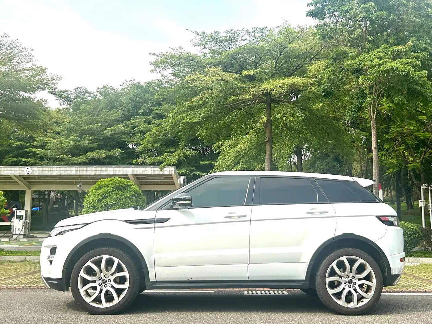 Land Rover Range Rover Evoque (Import) 2013 2.0T 5-door Dynamic Edition фото 4