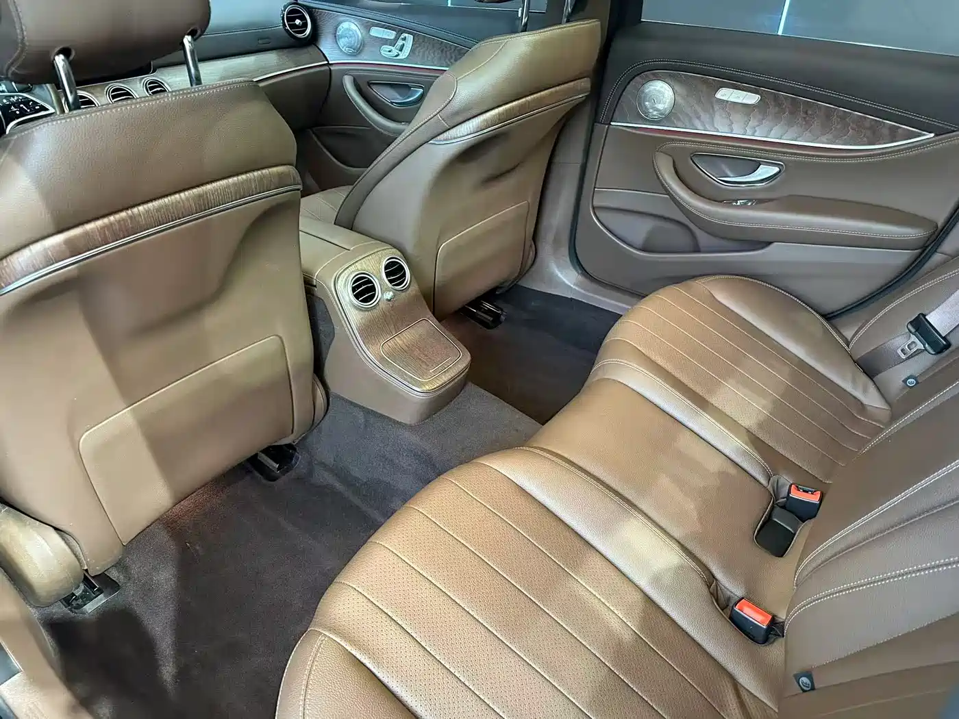Mercedes-Benz E-Class 2023 E 300 L Fashion фото 10