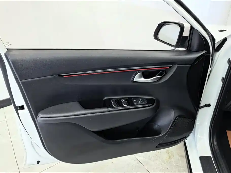 Kia KX CROSS 2019 1.6L Automatic Smart Sunroof Edition China VI фото 7
