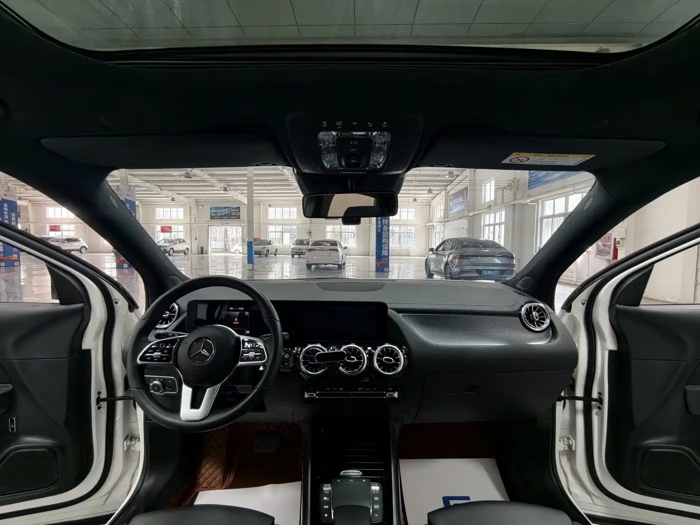 Фото 11 - Mercedes-Benz GLA