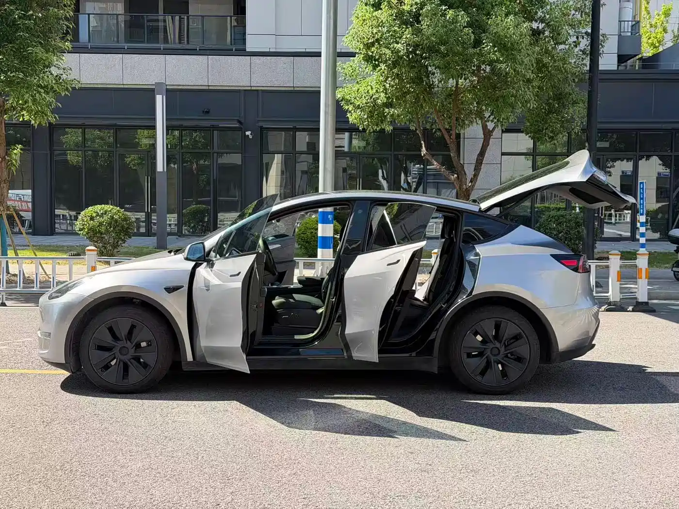 Фото 2 - Tesla Model Y
