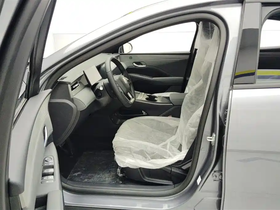 BYD Qin PLUS 2026 DM-i Smart Edition 128KM Progressive фото 9