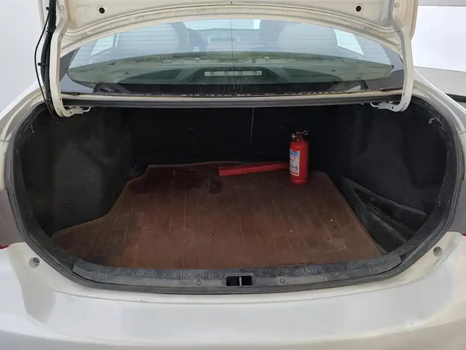 Toyota Corolla 2013 Special Edition 1.8L CVT Ultimate Cool GL-i фото 4