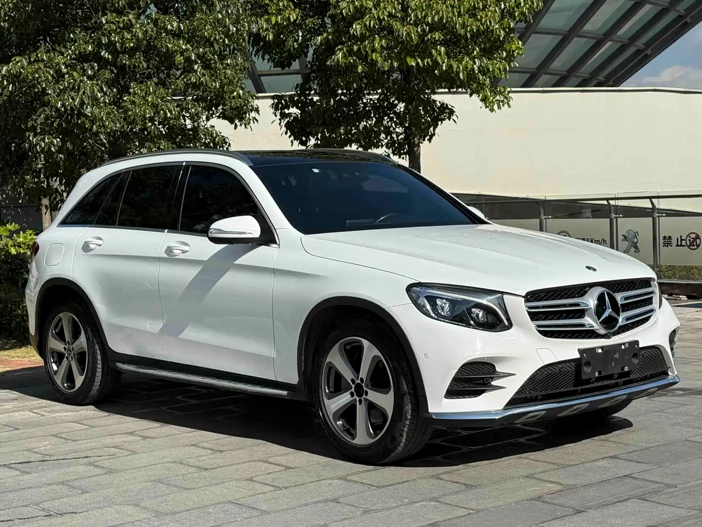 Mercedes-Benz GLC 2017 GLC 300 4MATIC Dynamic фото 3
