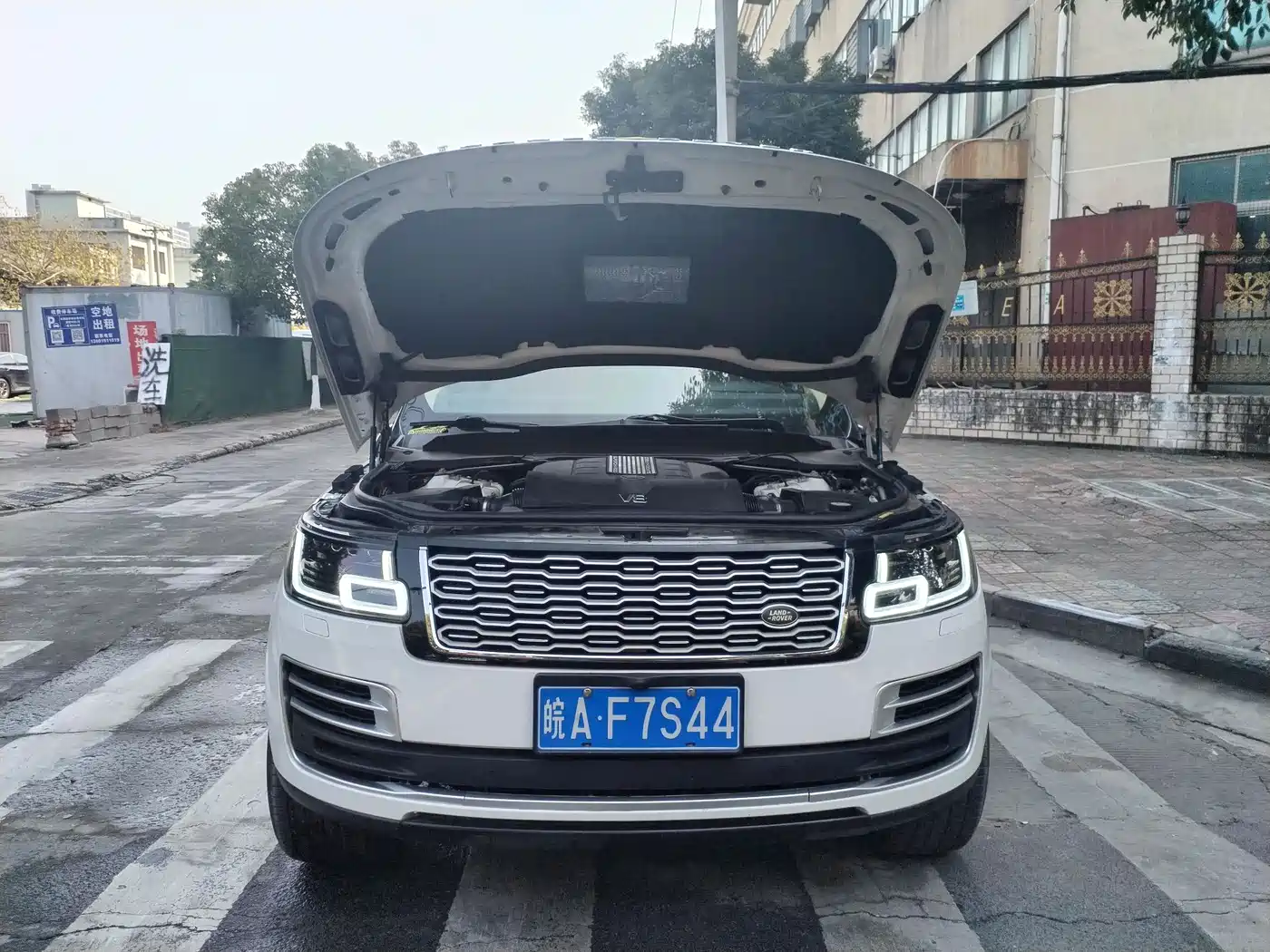Land Rover Range Rover 2015 3.0 SC V6 Vogue SE Genesis Extended Edition фото 9