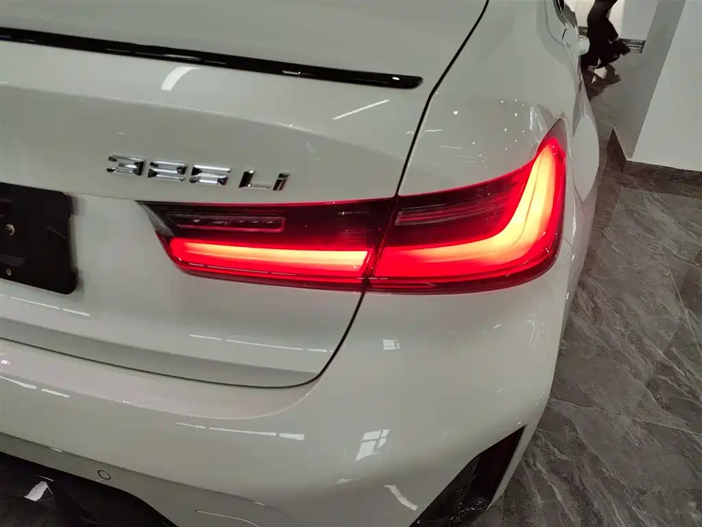 BMW 3 Series 2024 325Li M Sport Shadowline Package фото 8