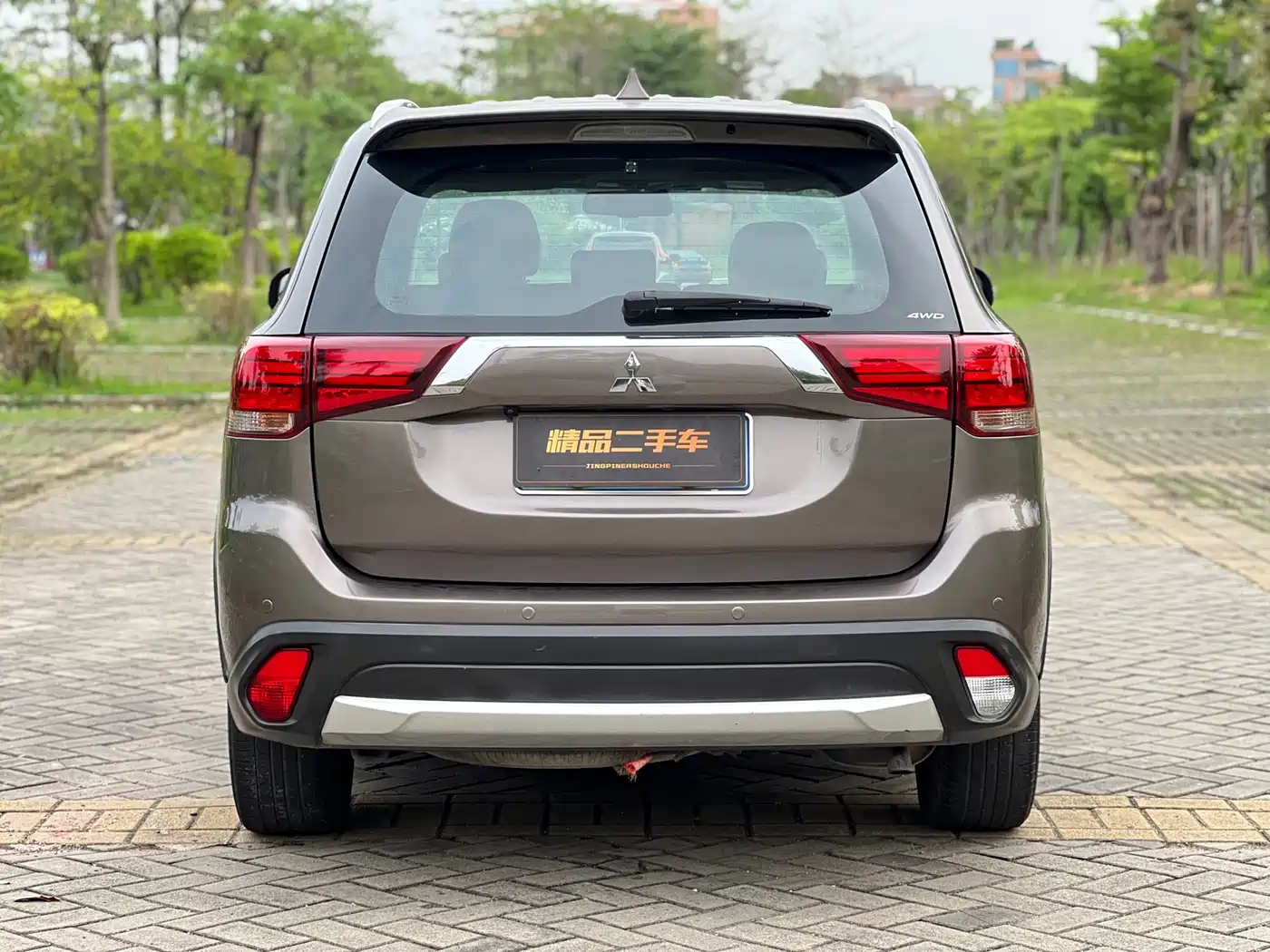 Mitsubishi Outlander 2016 2.4L 4WD Luxury Edition 7-seater фото 6