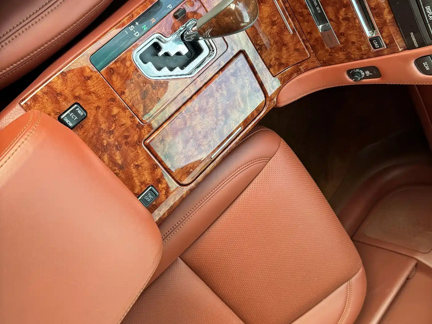 Photo 9 - Toyota Crown