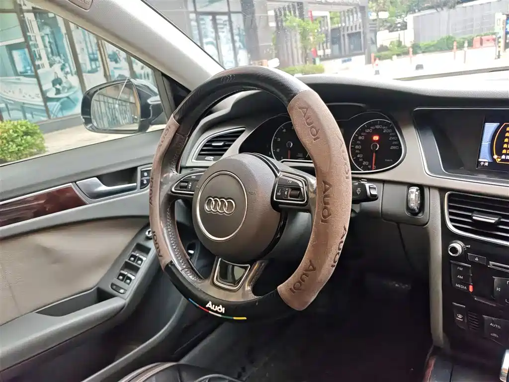 Audi A4L 2013 35 TFSI Automatic Comfort фото 10
