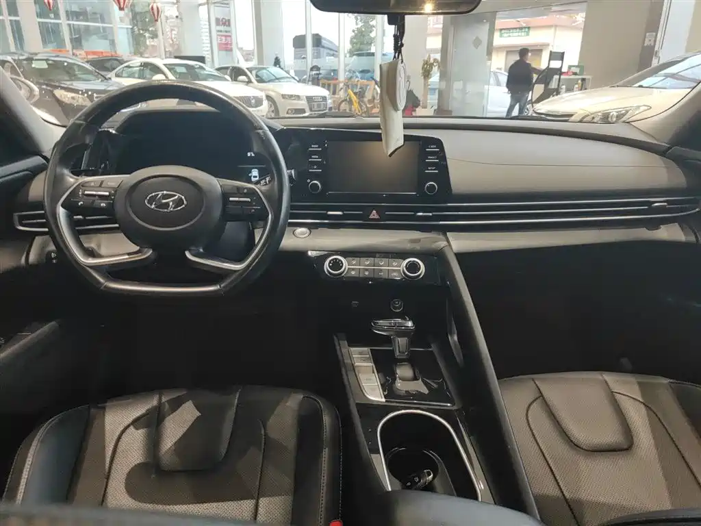 Hyundai Elantra 2021 1.5L CVT GLX Elite Edition фото 10