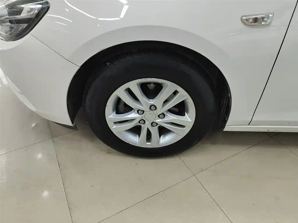 Chevrolet Cavalier 2019 320 Automatic Joy Edition фото 23