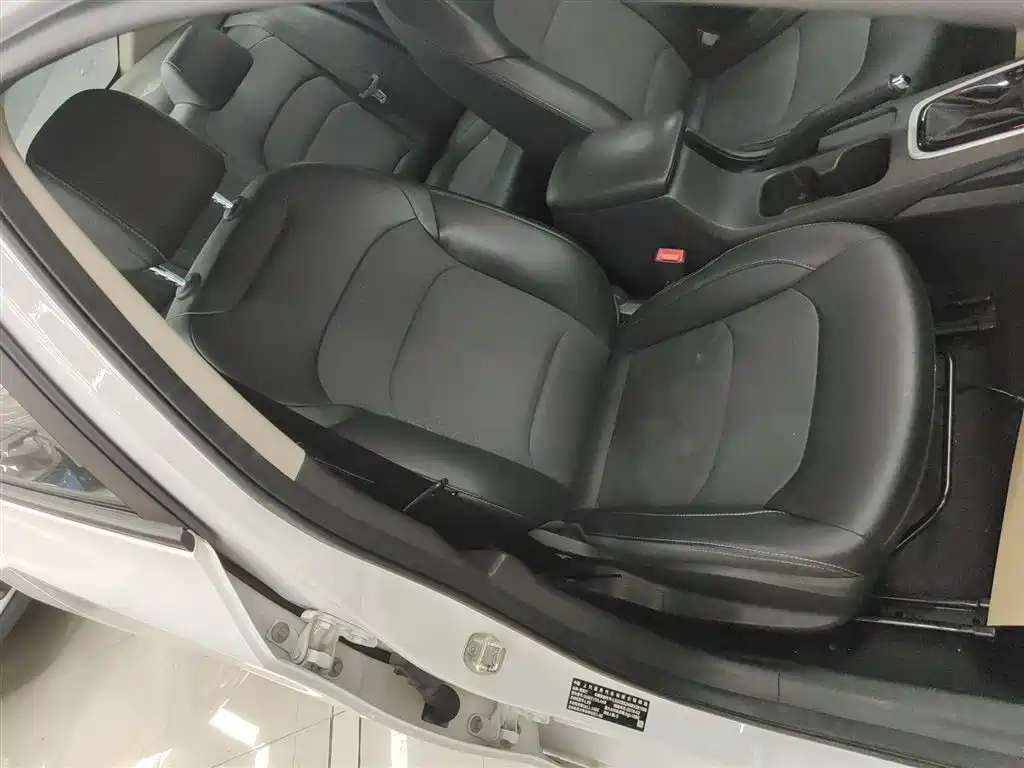 Chevrolet Cavalier 2019 320 Automatic Joy Edition фото 25