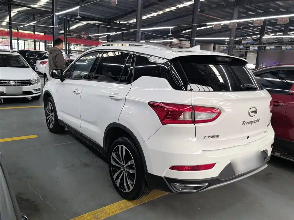 GAC Trumpchi Trumpchi GS4 2016 235T G-DCT Luxury Edition фото 5