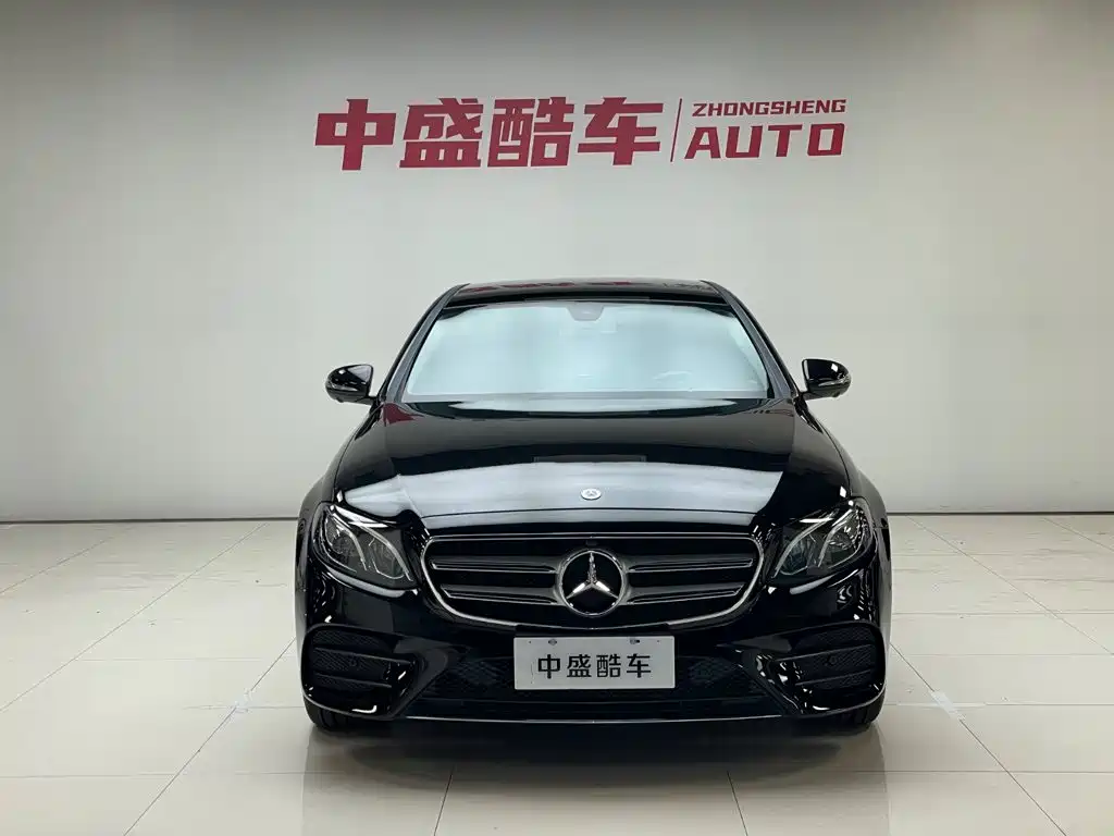 Фото 2 - Mercedes-Benz E-Class