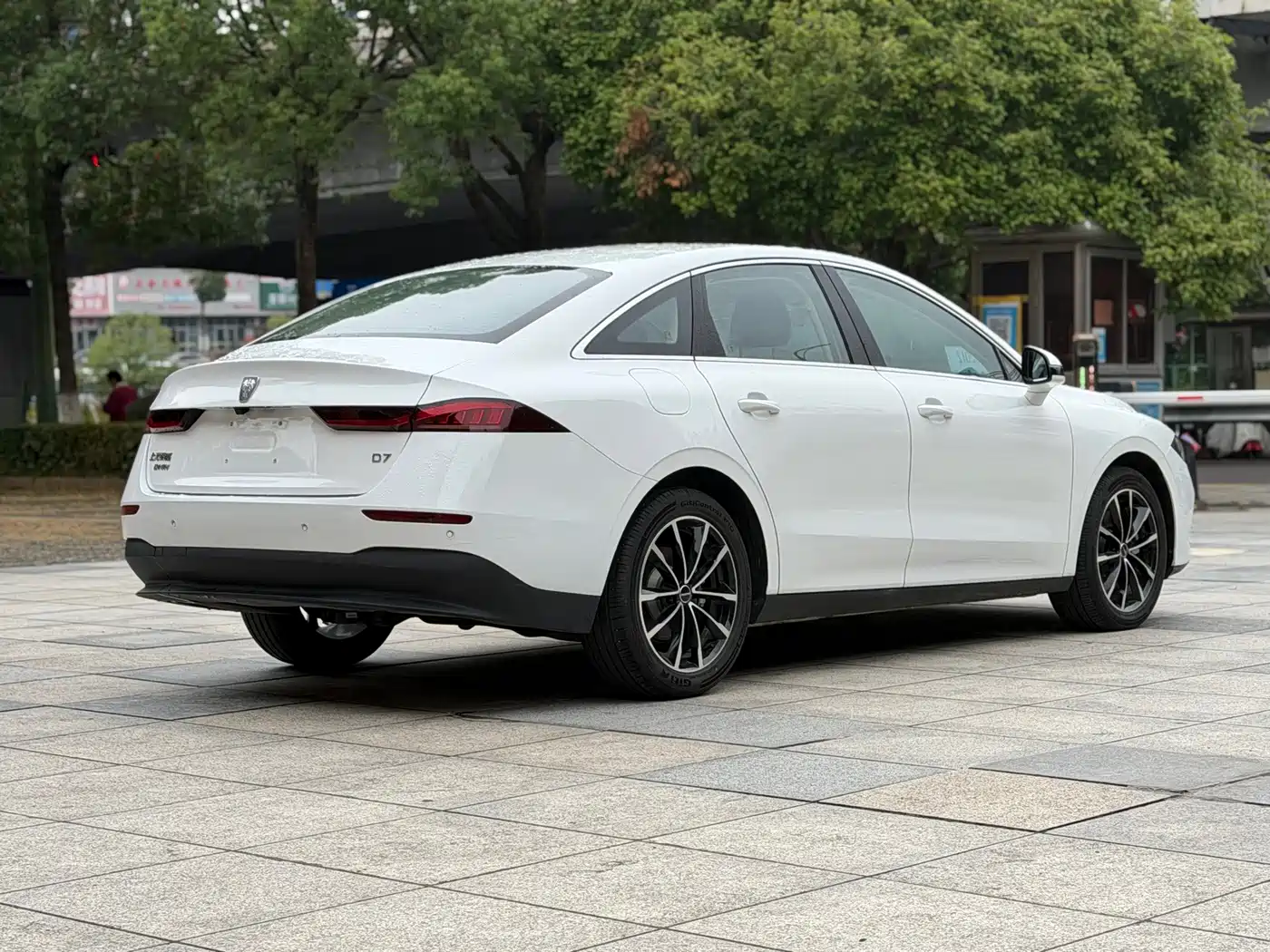 Roewe D7 2024 2023 DMH 125km Beyond Edition