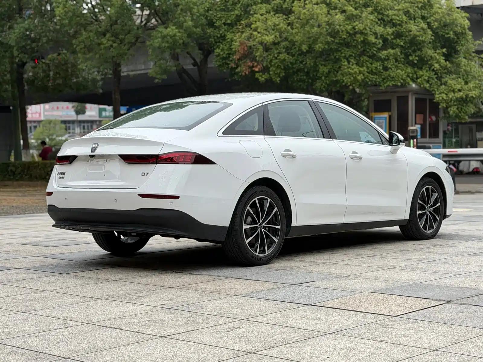 Фото 7 - Roewe D7