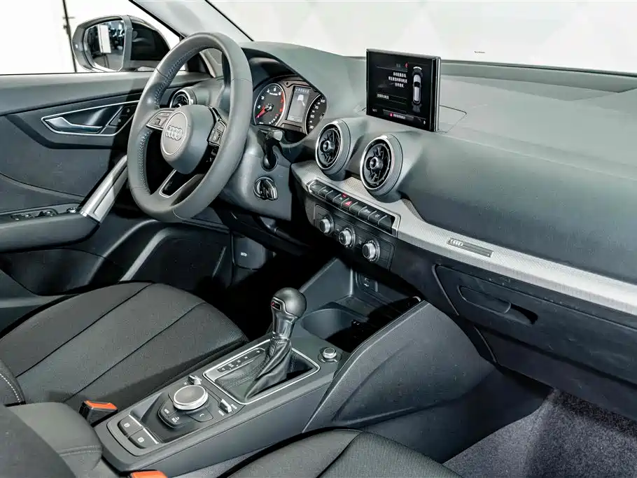Фото 17 - Audi Q2L
