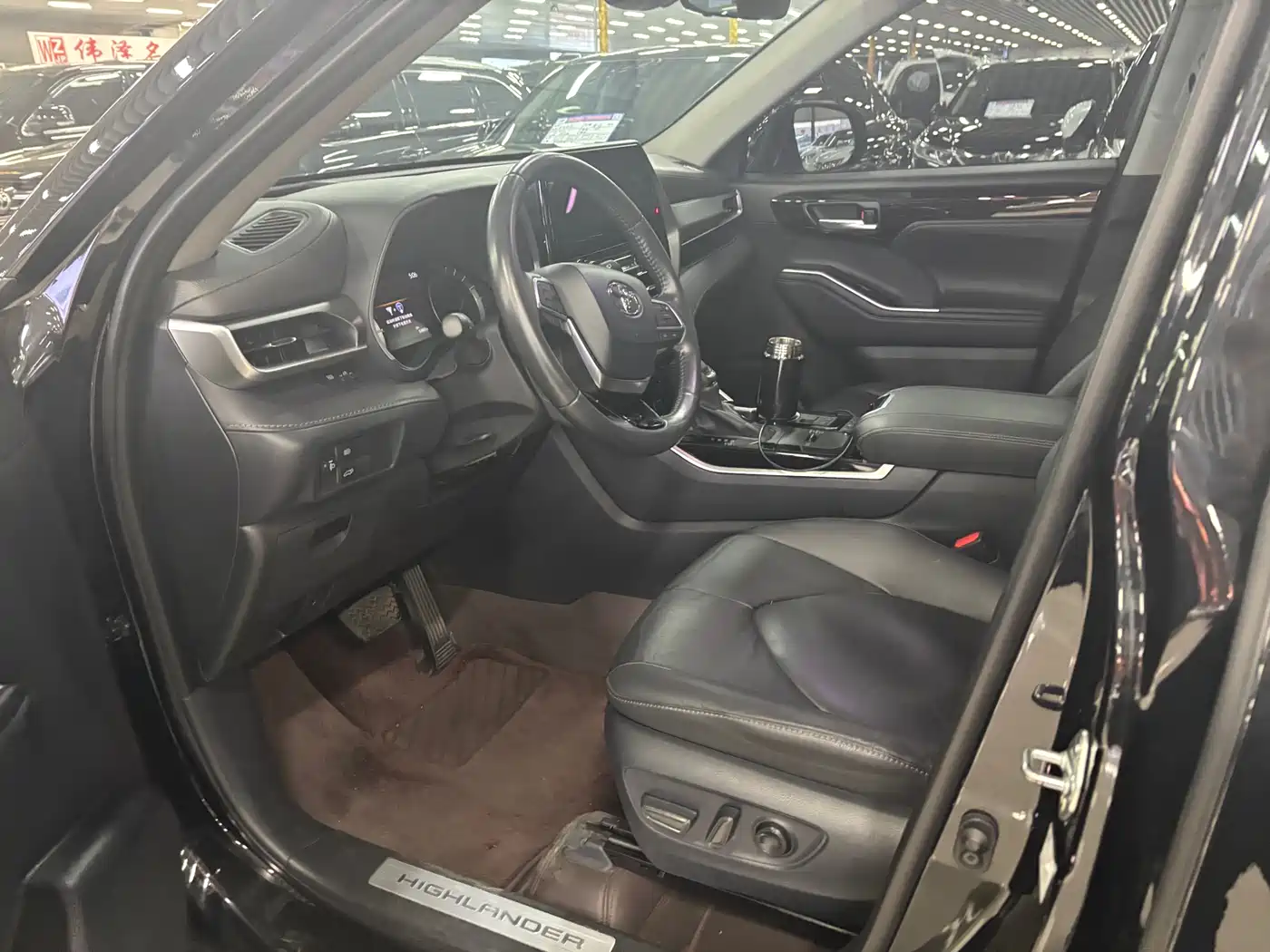 TOYOTA HIGHLANDER