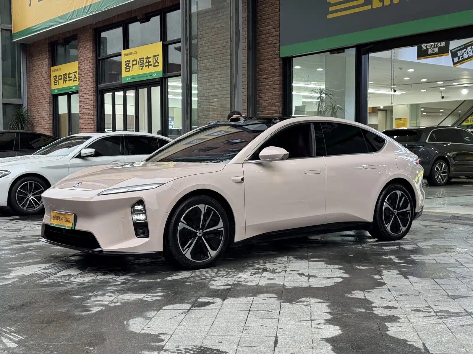 Фото 4 - NIO ET5