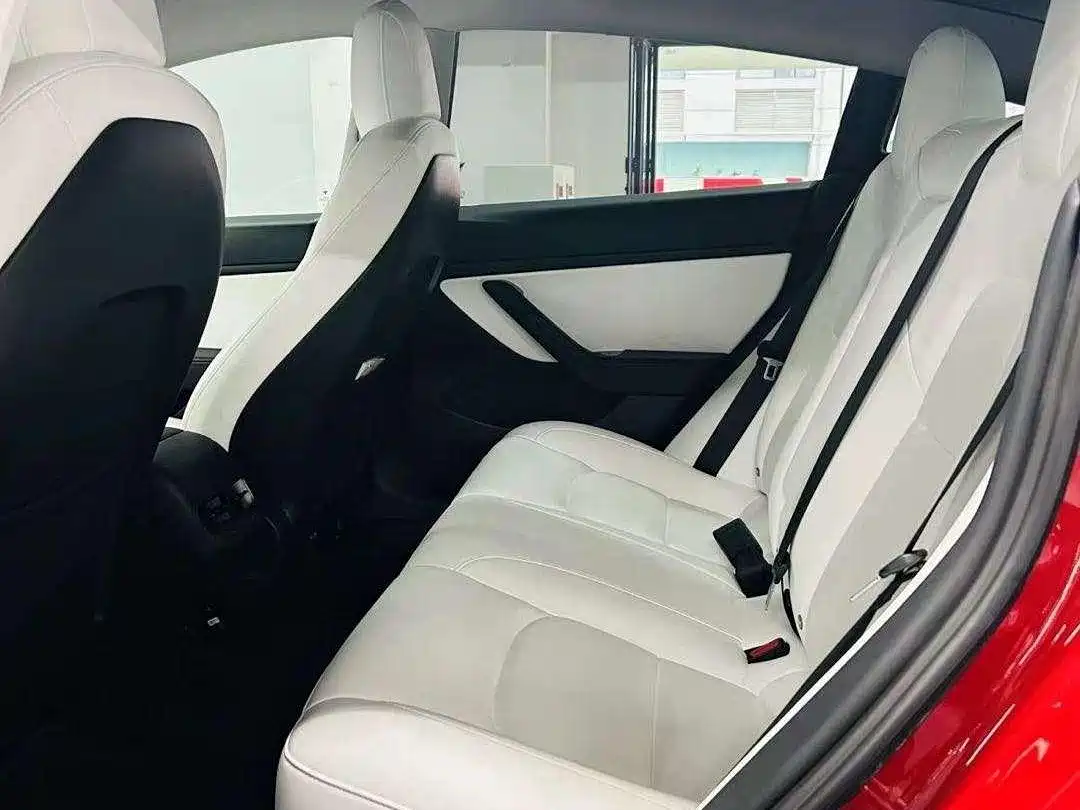 Фото 9 - Tesla Model 3