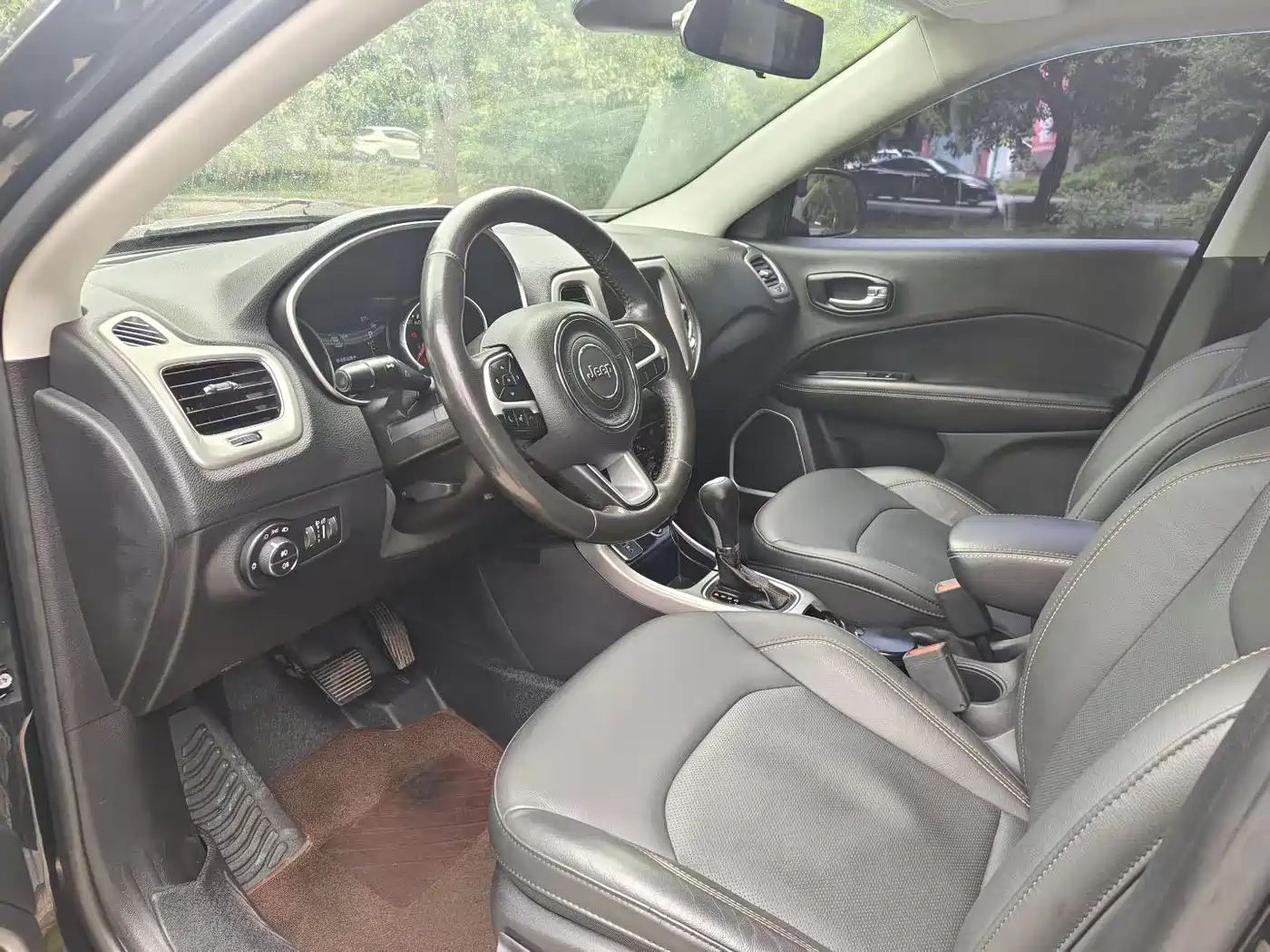 Фото 4 - Jeep Compass