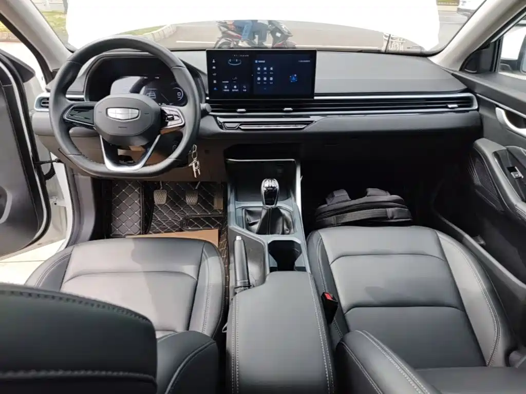 Фото 6 - Geely Emgrand