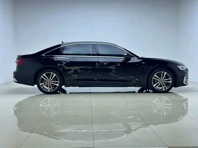 Фото 8 - Audi A6L