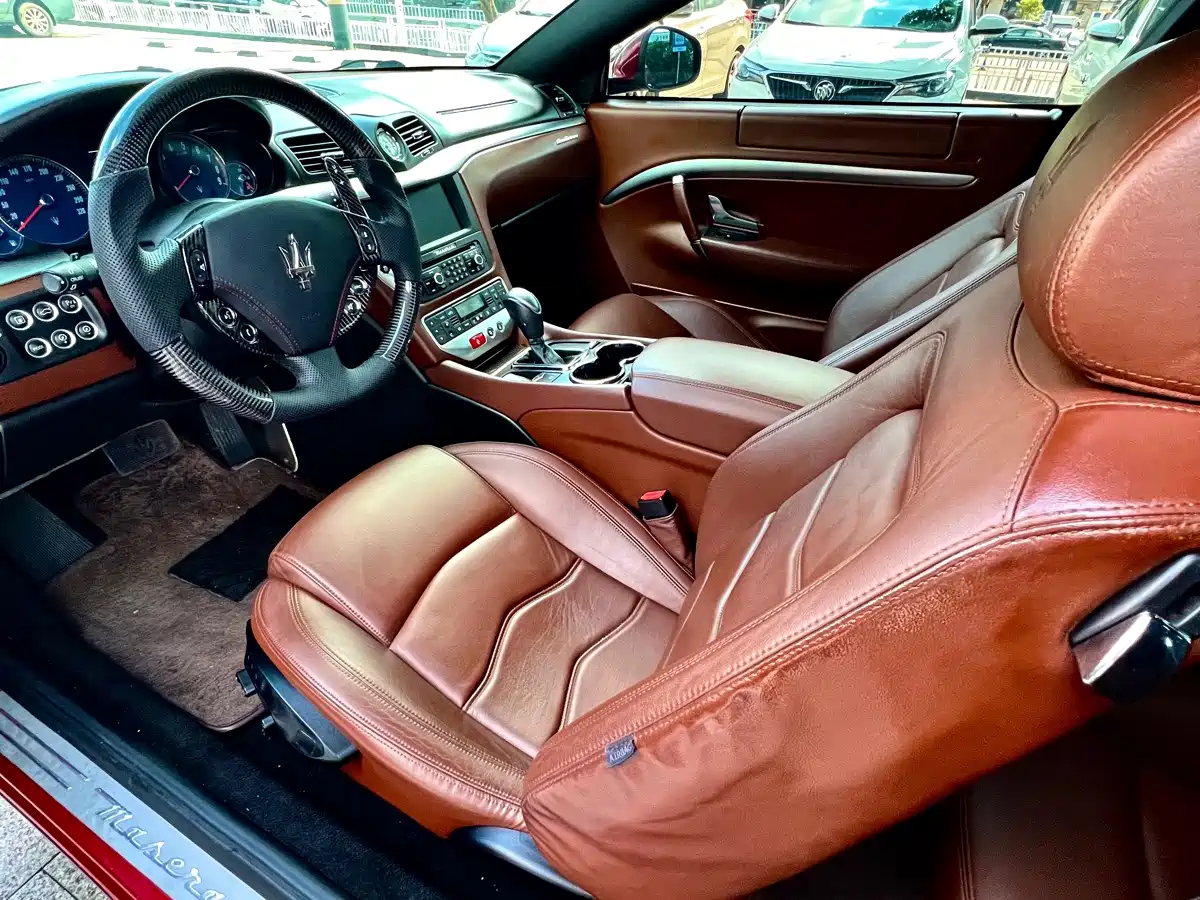 Maserati GranTurismo 2015 2007 4.2L Standard