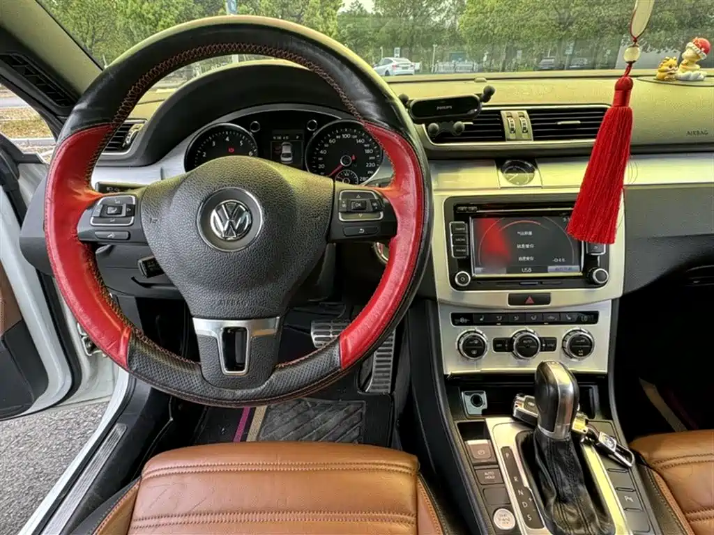 Volkswagen FAW-Volkswagen CC 2016 Model 1.8TSI Luxury фото 7