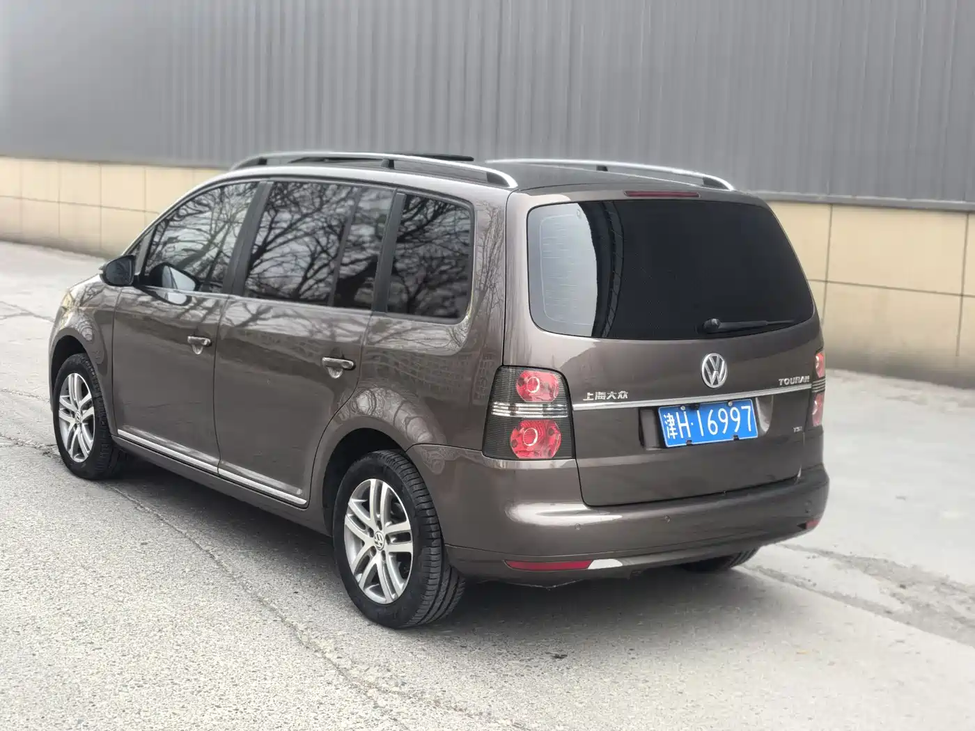 Volkswagen Touran 2011 1.4T DSG Intelligent Elite 5-seater фото 6