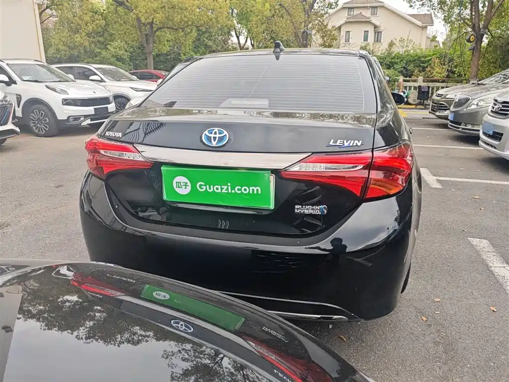 Toyota Levin Twin Engine E+ 2019 1.8PH V E-CVT Luxury Edition фото 4