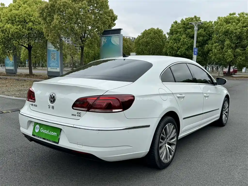 Volkswagen FAW-Volkswagen CC 2016 Model 1.8TSI Luxury фото 16