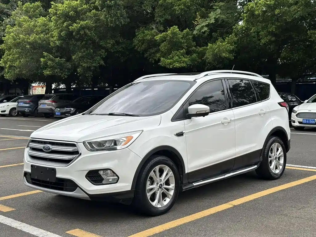 Photo 1 - Ford Kuga