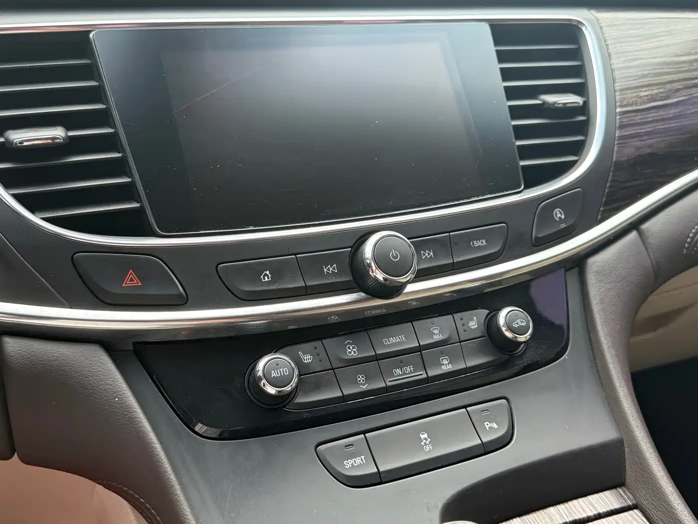 Фото 22 - Buick LaCrosse
