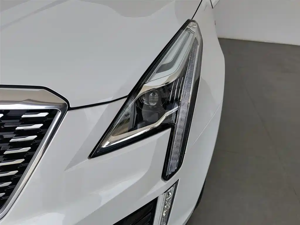 Cadillac XT5 2022 2.0T 2WD Luxury фото 7