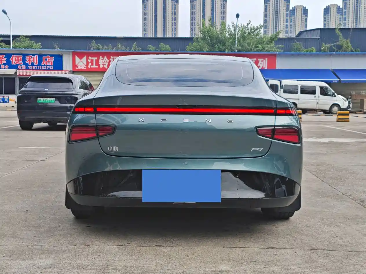 Фото 6 - XPeng P7