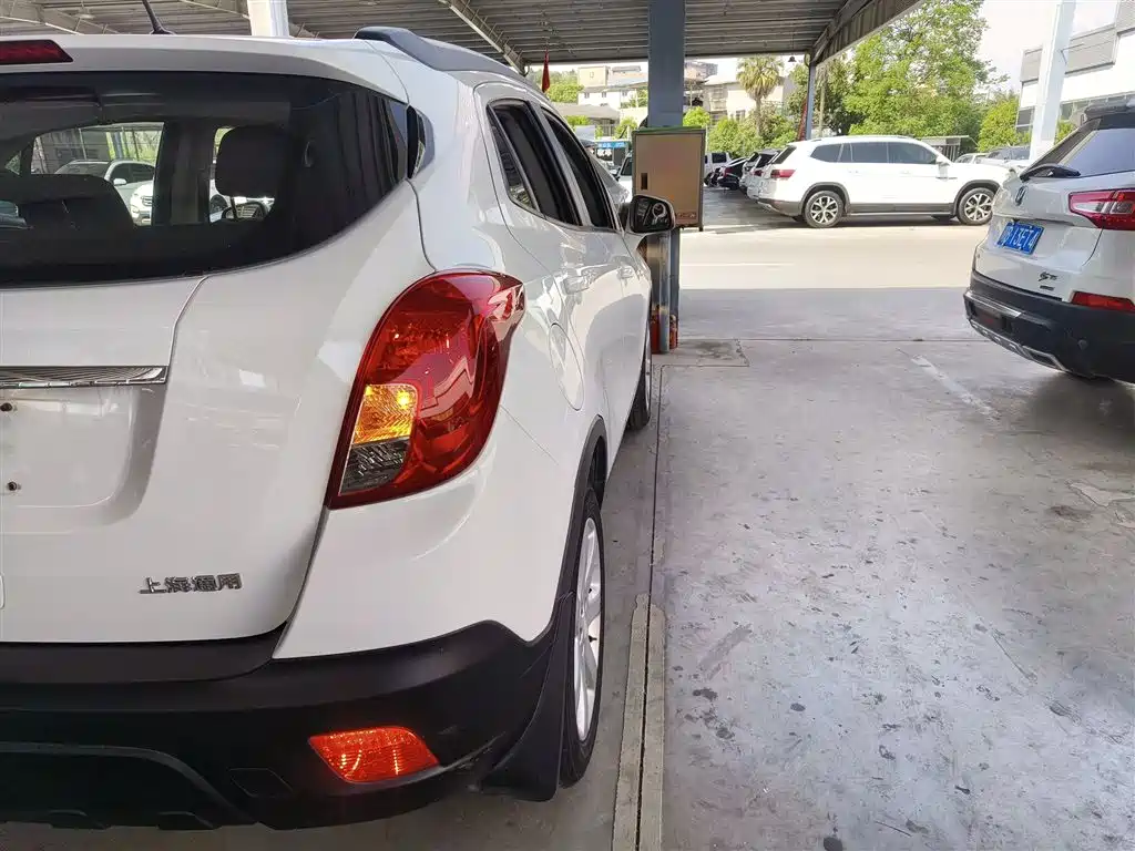Buick Encore 2015 1.4T Automatic 2WD Urban Elite фото 8
