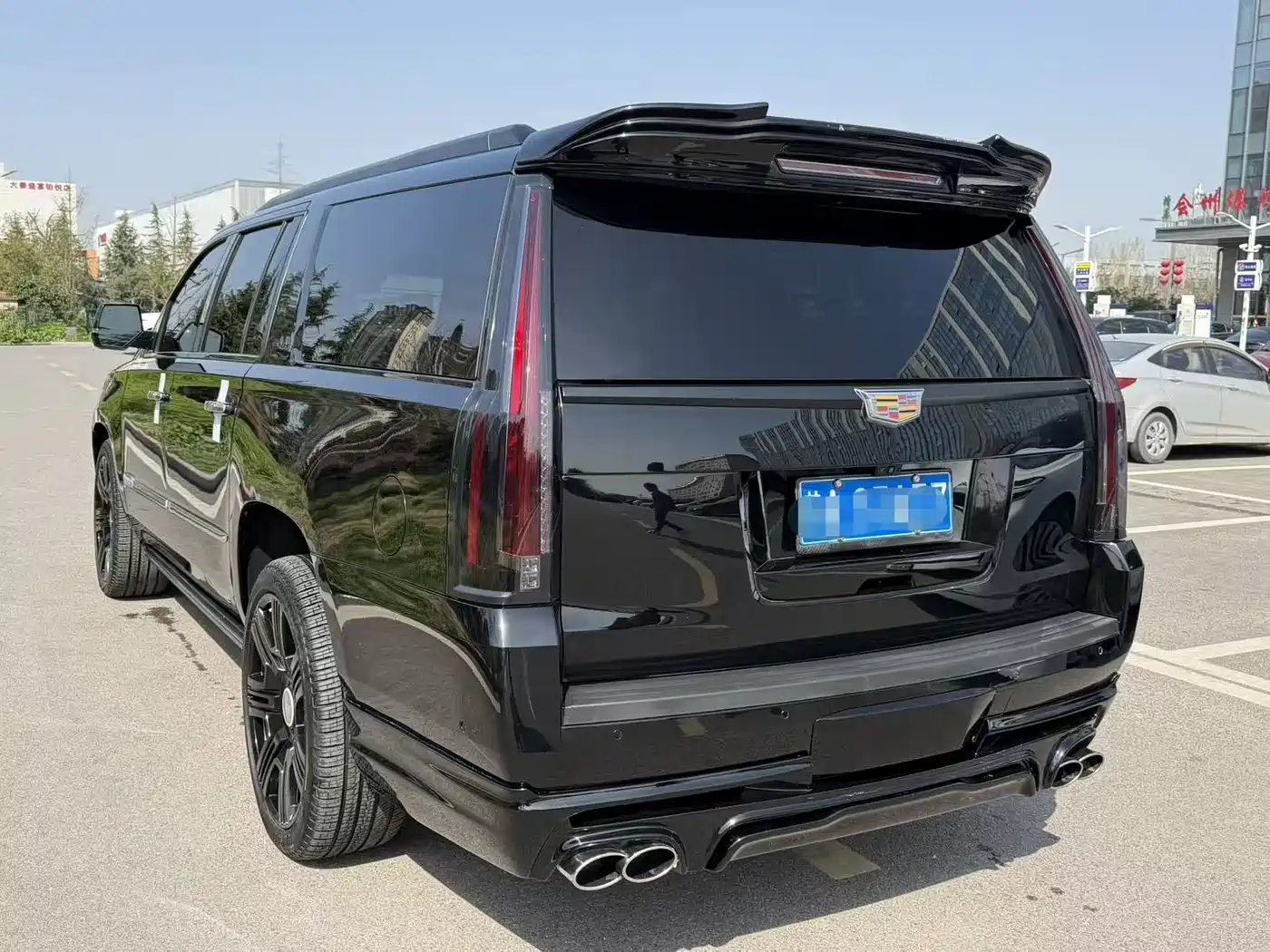 Cadillac Escalade 2017 6.2L ESV Platinum Extended фото 16