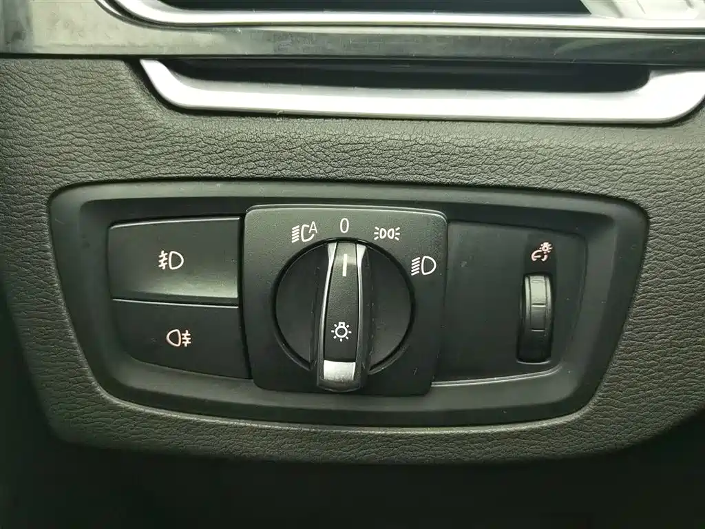 BMW X1 2018 sDrive20Li Leading Model фото 21