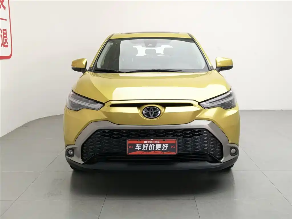 Toyota Frontlander 2022 2.0L CVT Luxury PLUS Edition фото 3