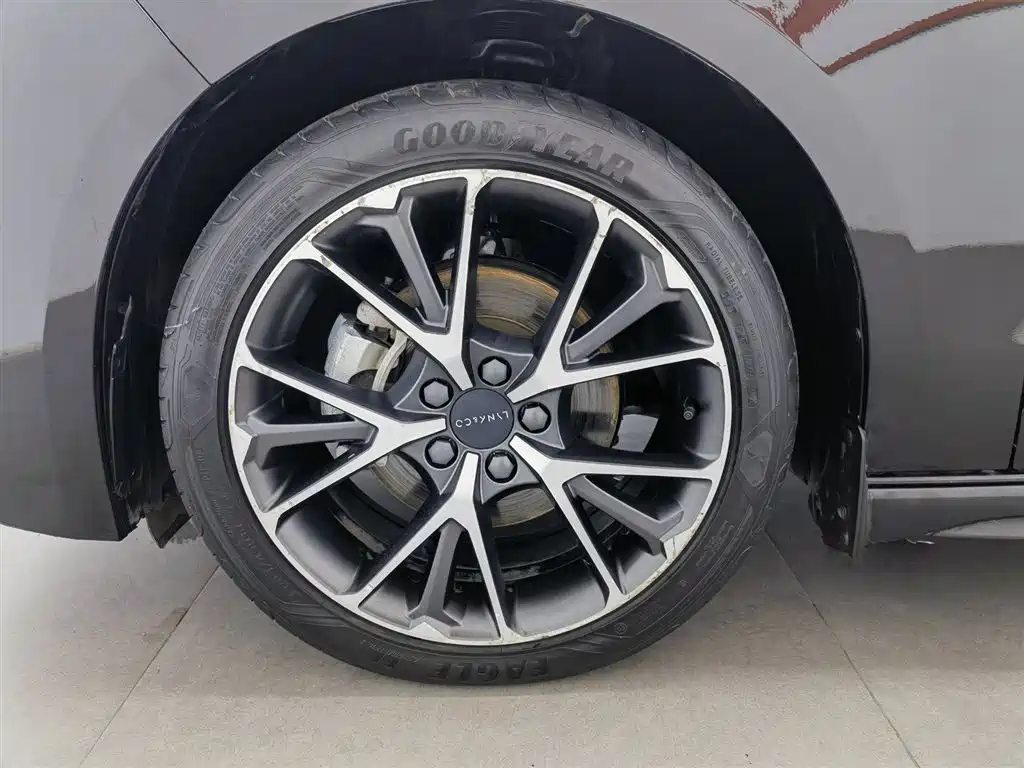 Lynk & Co 03 2021 1.5TD DCT Jin Champion Edition фото 17