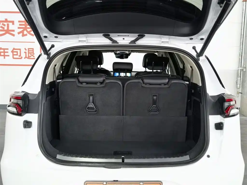 BYD Tang New Energy 2018 DM 2.0T AWD Smart Connection Enjoy Edition 7-Seater China V фото 16