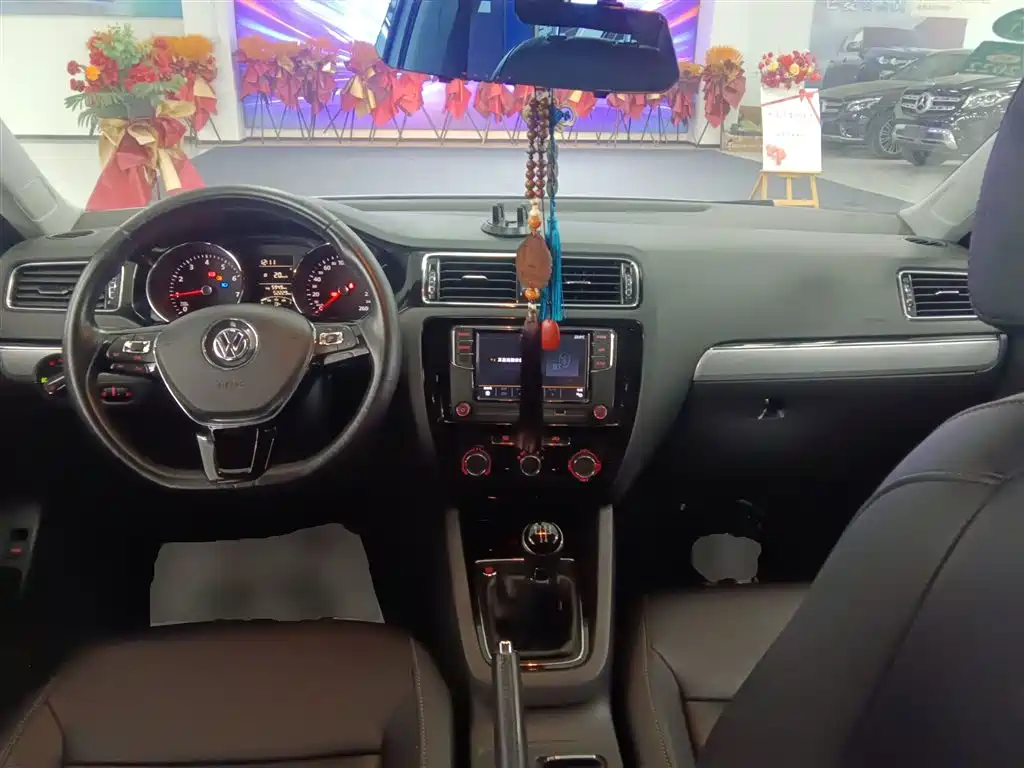 Volkswagen Sagitar 2018 1.6L Manual Comfort фото 10