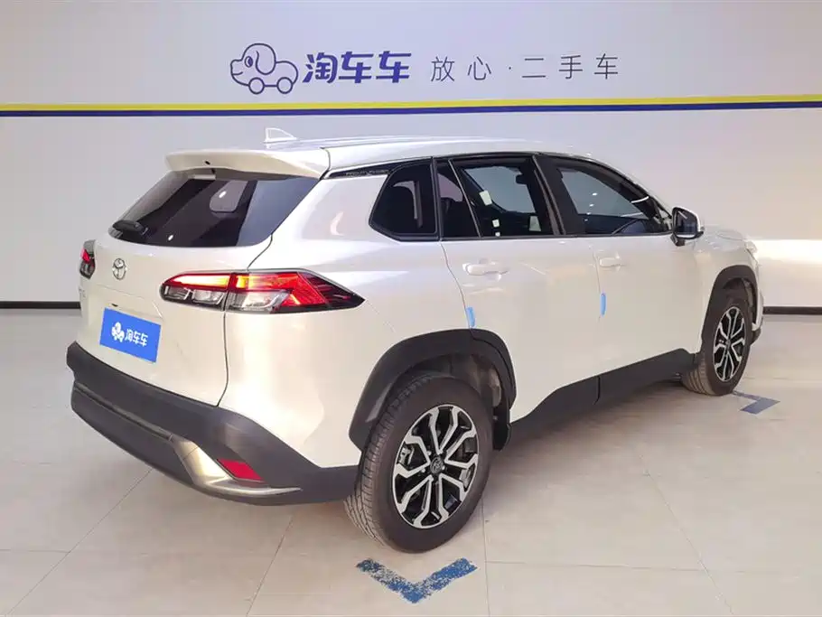 Toyota Frontlander 2023 2.0L CVT Luxury Edition фото 3