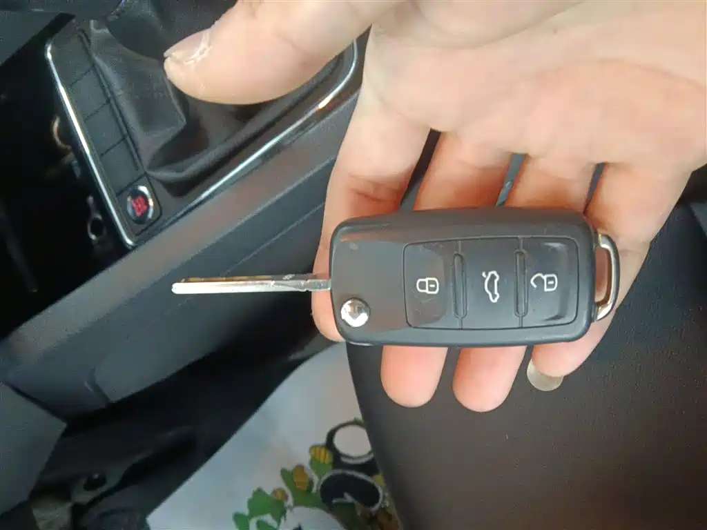 Volkswagen Sagitar 2018 1.6L Manual Comfort фото 9
