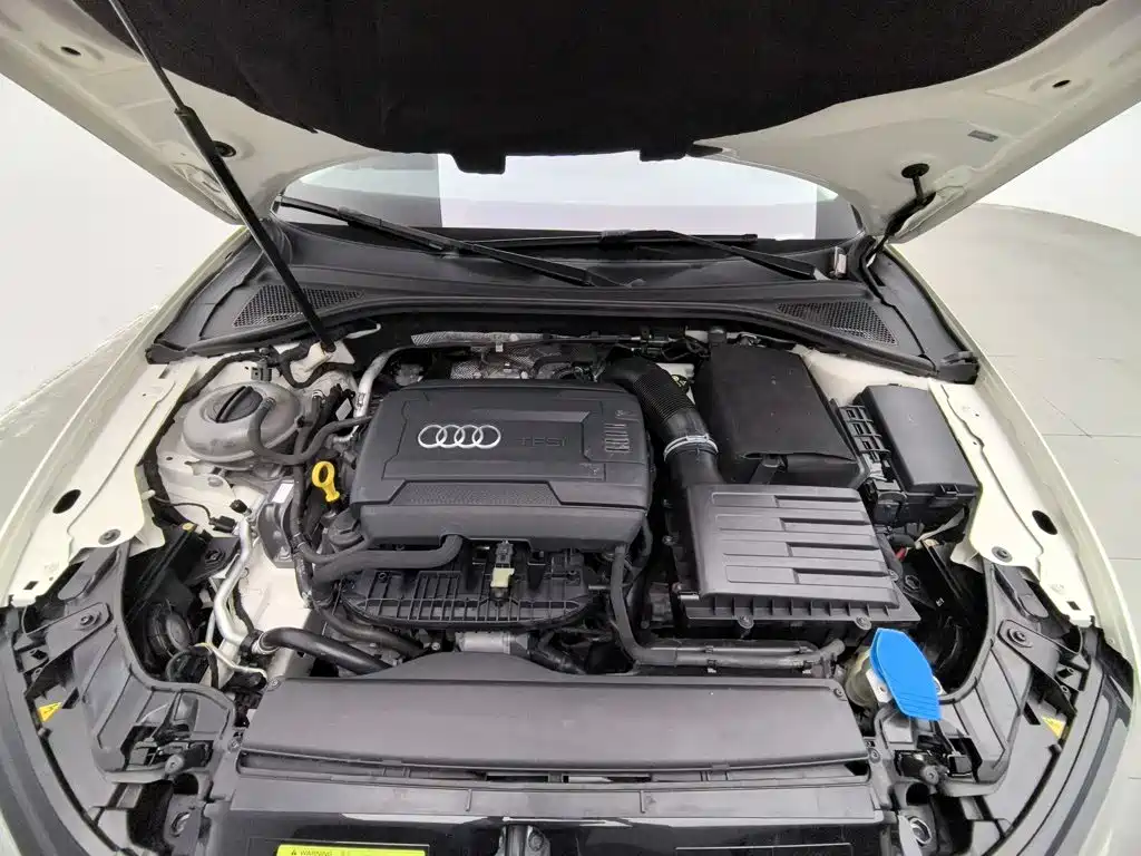Audi A3 (Import) 2014 2014 Limousine 40 TFSI S line Luxury