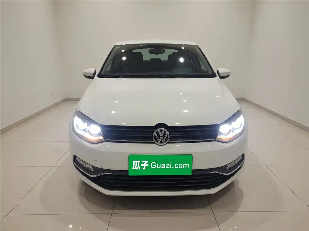 Volkswagen Polo 2016 1.4L Automatic Trend фото 3